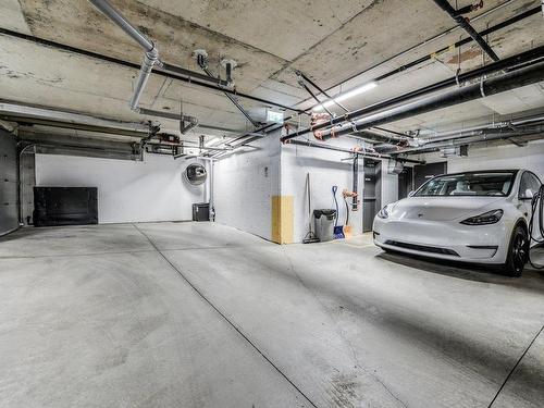Parking - 109-6750 Rue Sherbrooke E., Montréal (Mercier/Hochelaga-Maisonneuve), QC - Indoor Photo Showing Garage