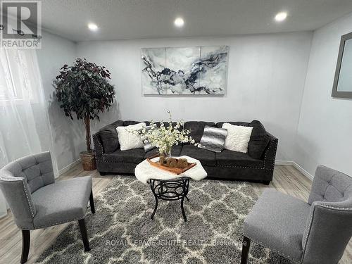 92 Campbell St, Quinte West, ON - Indoor Photo Showing Living Room