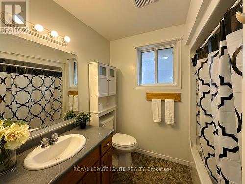 92 Campbell Street, Quinte West, ON - Indoor Photo Showing Bathroom