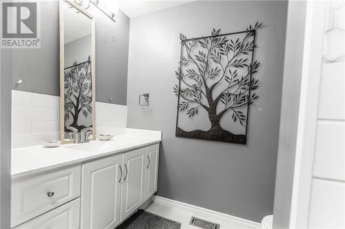 1 Summer Street, Deep River, ON - Indoor Photo Showing Bathroom