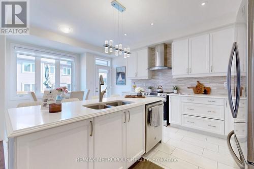 145 Westfield Dr, Whitby, ON - Indoor Photo Showing Kitchen With Double Sink With Upgraded Kitchen