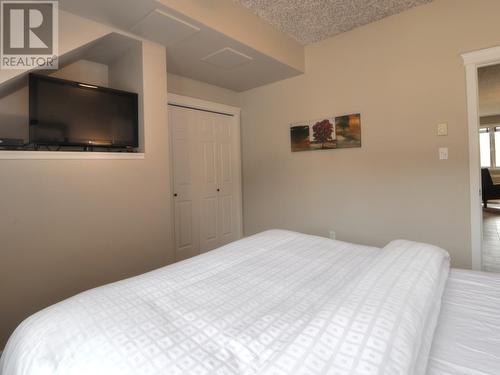 400 Bighorn Boulevard Unit# 425 C, Radium Hot Springs, BC - Indoor Photo Showing Bedroom