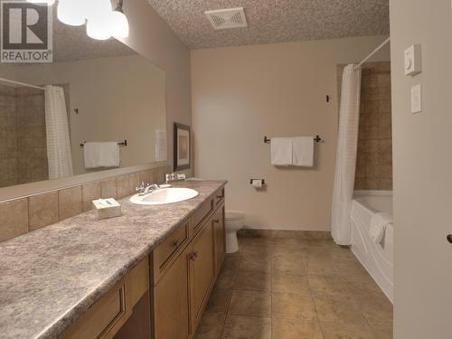 400 Bighorn Boulevard Unit# 425 C, Radium Hot Springs, BC - Indoor Photo Showing Bathroom