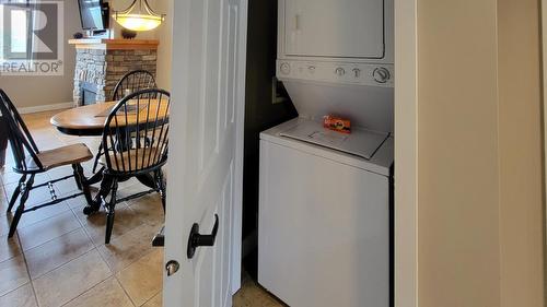 400 Bighorn Boulevard Unit# 425 C, Radium Hot Springs, BC - Indoor Photo Showing Laundry Room