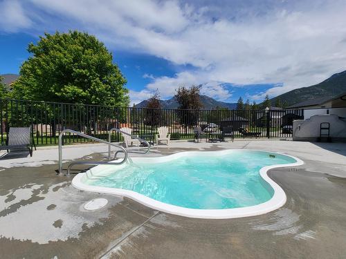 425 B - 400 Bighorn Boulevard, Radium Hot Springs, BC - Outdoor With In Ground Pool