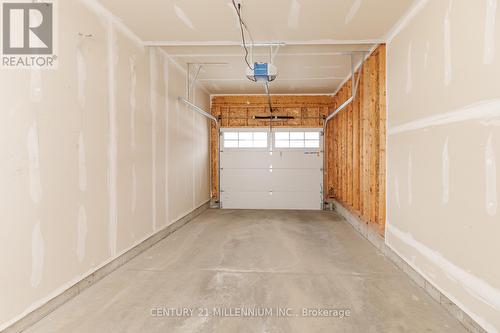 133 Conservation Way, Collingwood, ON - Indoor Photo Showing Garage