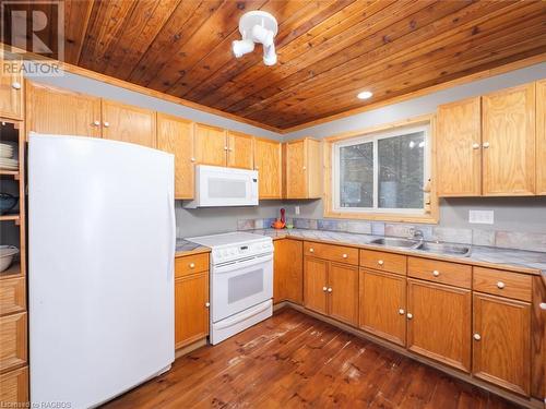 260 Bradley Drive, Northern Bruce Peninsula, ON - Indoor Photo Showing Kitchen With Double Sink