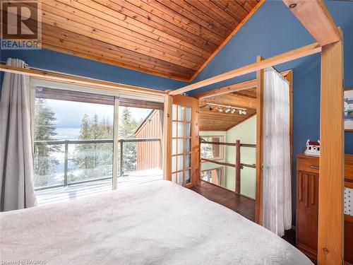 260 Bradley Drive, Northern Bruce Peninsula, ON - Indoor Photo Showing Bedroom