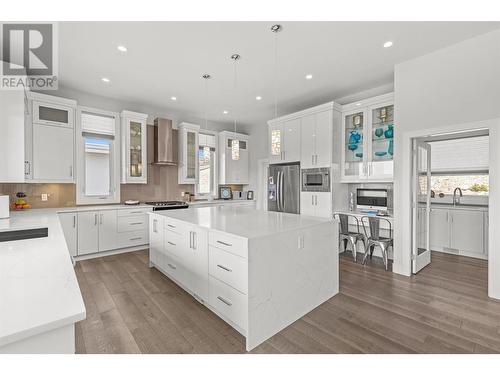 1306 Mine Hill Drive, Kelowna, BC - Indoor Photo Showing Kitchen With Upgraded Kitchen