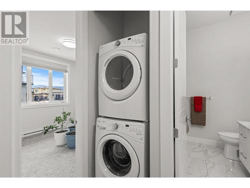1306 Mine Hill Drive, Kelowna, BC - Indoor Photo Showing Laundry Room