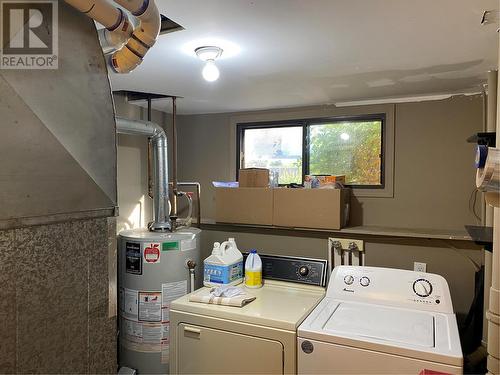 1501 40 Avenue, Vernon, BC - Indoor Photo Showing Laundry Room