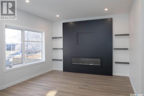 124 Durham Drive, Regina, SK - Indoor With Fireplace