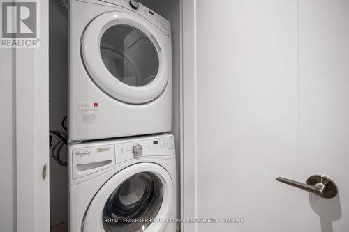 #2901 -101 Erskine Ave, Toronto, ON - Indoor Photo Showing Laundry Room