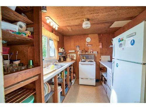 230 Ricardo Rd, Gabriola Island, BC - Indoor Photo Showing Kitchen