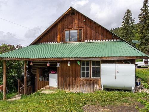 8265 China Valley Road, Falkland, BC 