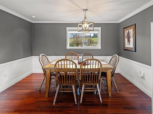 1323 Cherry Point Rd, Cowichan Bay, BC - Indoor Photo Showing Dining Room