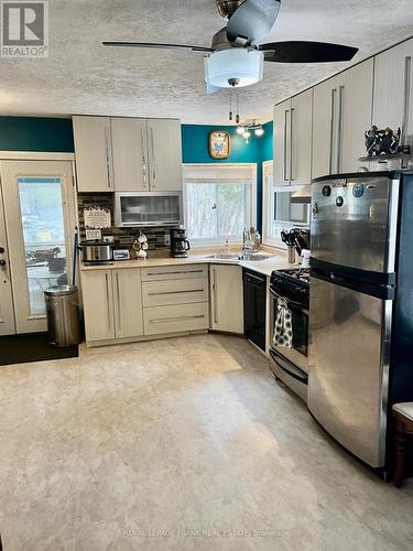 29620 Highway 62 N, Hastings Highlands, ON - Indoor Photo Showing Kitchen With Double Sink