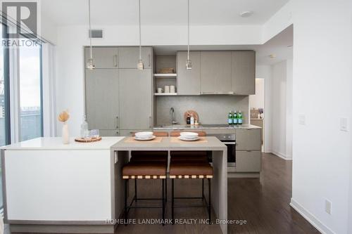 #5602 -100 Harbour St, Toronto, ON - Indoor Photo Showing Kitchen With Upgraded Kitchen