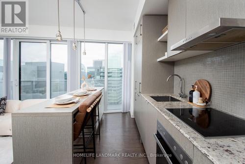 #5602 -100 Harbour St, Toronto, ON - Indoor Photo Showing Kitchen With Upgraded Kitchen