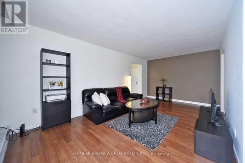 602 - 915 Midland Avenue, Toronto, ON - Indoor Photo Showing Living Room