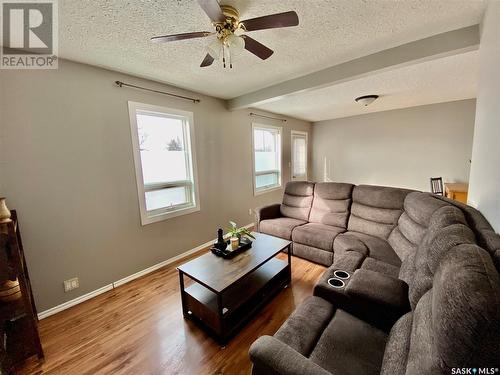 215 4Th Street E, Carnduff, SK - Indoor Photo Showing Living Room
