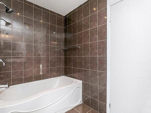 Bathroom - 149 Rue Denault, Kirkland, QC - Indoor Photo Showing Bathroom
