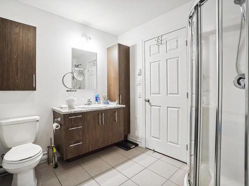 Salle de bains - 512-100 Rue Cartier, Saint-Lambert, QC - Indoor Photo Showing Bathroom