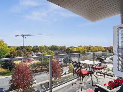 Balcon - 512-100 Rue Cartier, Saint-Lambert, QC - Outdoor With View With Exterior