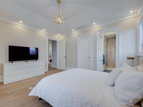 29 Halkin Cres, Toronto, ON - Indoor Photo Showing Bedroom