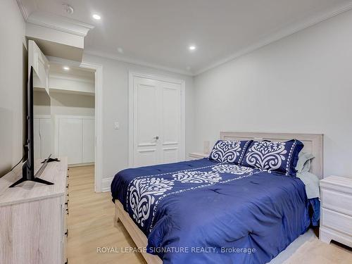 29 Halkin Cres, Toronto, ON - Indoor Photo Showing Bedroom