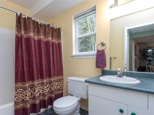 1143 Fern Ridge Dr, Mill Bay, BC - Indoor Photo Showing Bathroom