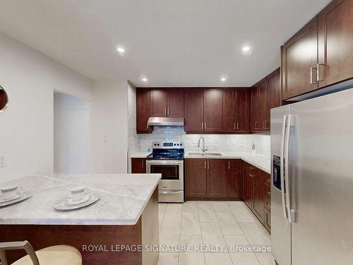 54-15 Pebble Bywy, Toronto, ON - Indoor Photo Showing Kitchen With Upgraded Kitchen