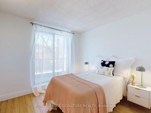 54-15 Pebble Bywy, Toronto, ON - Indoor Photo Showing Bedroom