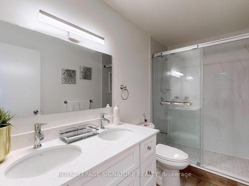 54-15 Pebble Bywy, Toronto, ON - Indoor Photo Showing Bathroom