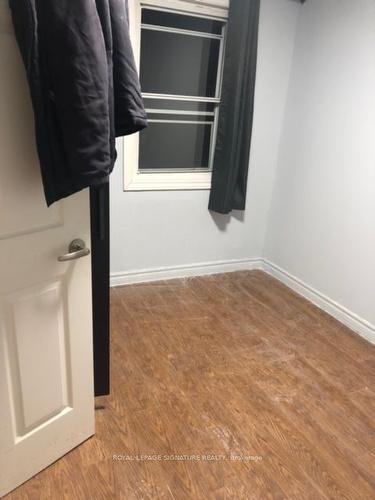 92 Aurora St, Hamilton, ON - Indoor Photo Showing Other Room