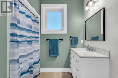 10 Devinwood Avenue, Walkerton, ON - Indoor Photo Showing Bathroom