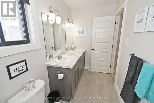21 Old Course Road, St. Thomas, ON - Indoor Photo Showing Bathroom