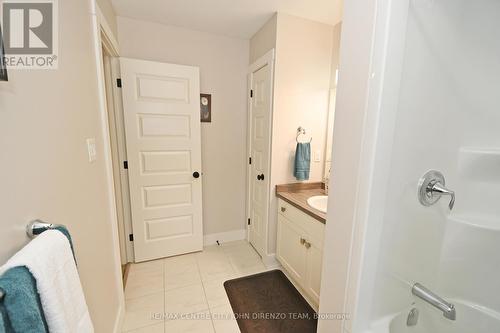 21 Old Course Road, St. Thomas, ON - Indoor Photo Showing Bathroom