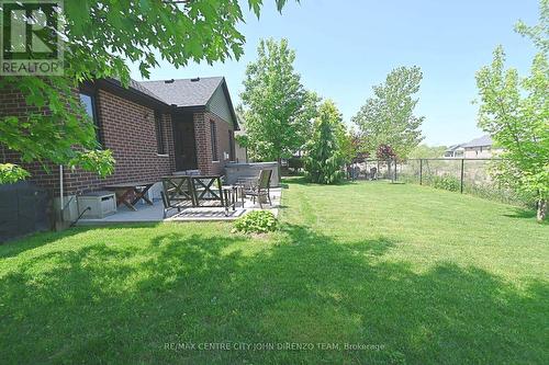 21 Old Course Road, St. Thomas, ON - Outdoor