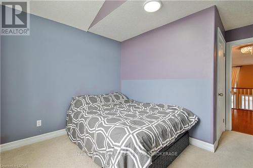 1002 Manchester Rd, London, ON - Indoor Photo Showing Bedroom