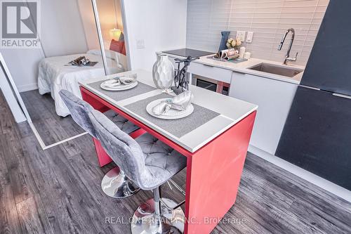 #1206 -33 Helendale Ave, Toronto, ON - Indoor Photo Showing Dining Room