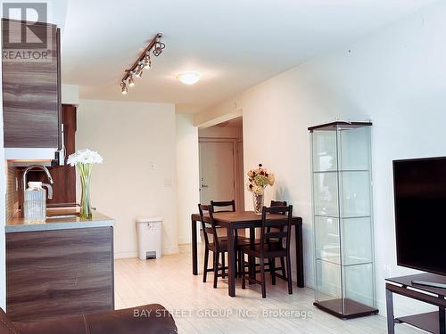 #1233 -525 Adelaide St W, Toronto, ON - Indoor Photo Showing Other Room
