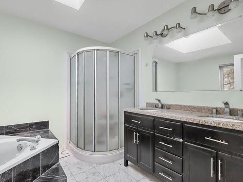 Salle de bains attenante Ã  la CCP - 4965 Rue Du Tremblay, Laval (Chomedey), QC - Indoor Photo Showing Bathroom