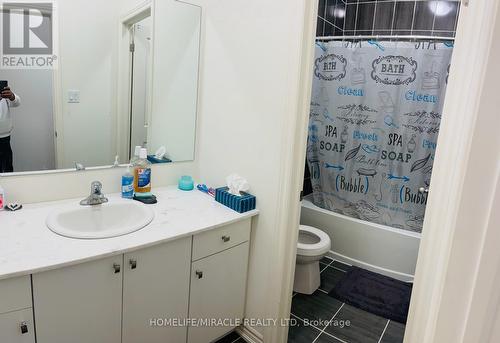 11 Truffle Crt, Brampton, ON - Indoor Photo Showing Bathroom