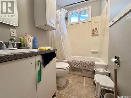 18 Marshall Crescent, Regina, SK - Indoor Photo Showing Bathroom