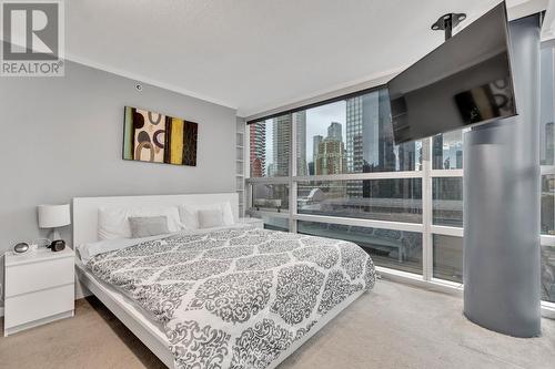 7X8 1050 Burrard Street, Vancouver, BC - Indoor Photo Showing Bedroom