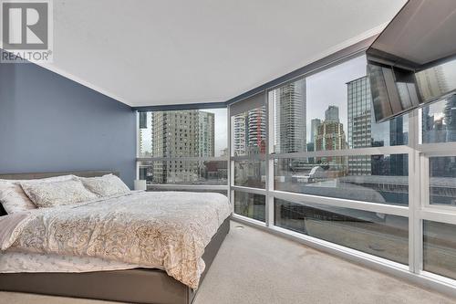7X8 1050 Burrard Street, Vancouver, BC - Indoor Photo Showing Bedroom