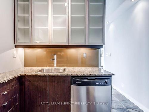 608-33 Lombard St, Toronto, ON - Indoor Photo Showing Kitchen With Upgraded Kitchen