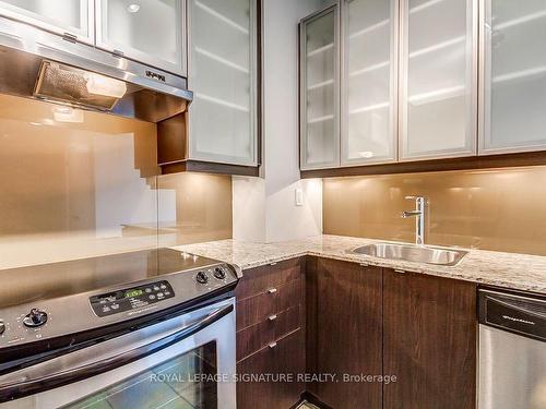 608-33 Lombard St, Toronto, ON - Indoor Photo Showing Kitchen With Upgraded Kitchen