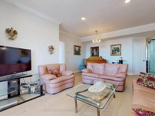 Ph9-850 Steeles Ave W, Vaughan, ON - Indoor Photo Showing Living Room